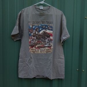 Men's Old Soldiers Day Parade T Shirt Size XL Military Horse Soldiers